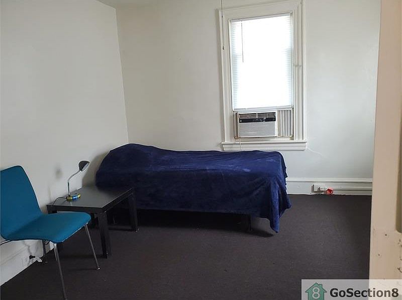 2nd image of 919 Collings Ave APT D