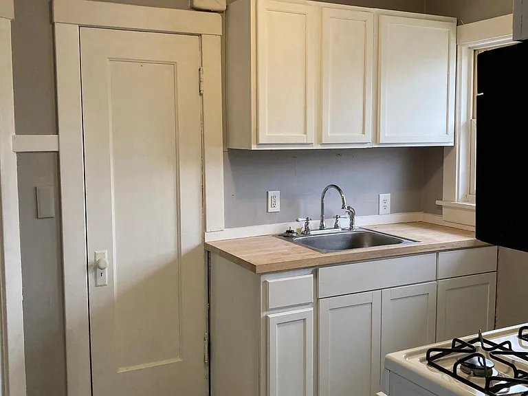 501 W Columbia Ter #A — Photo 11