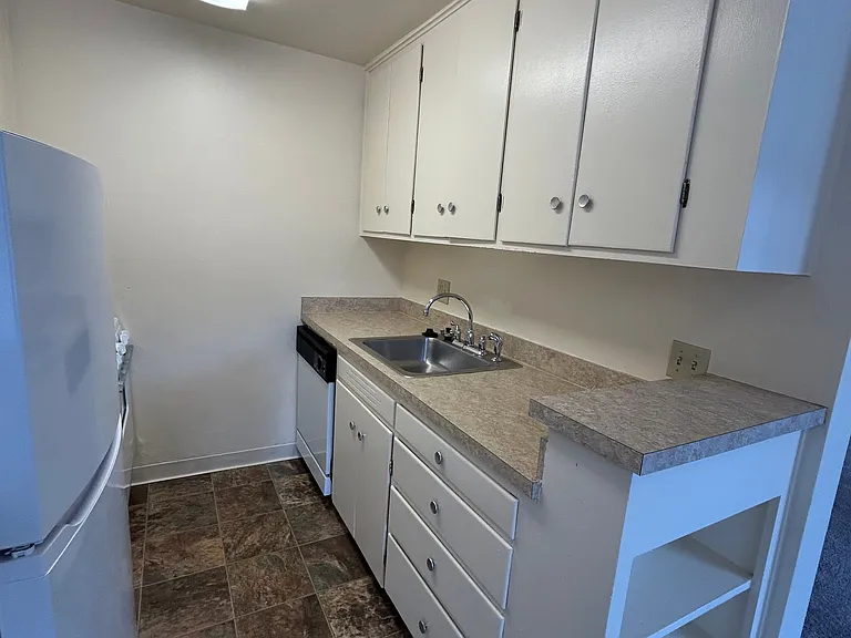 Executive House — Photo 20