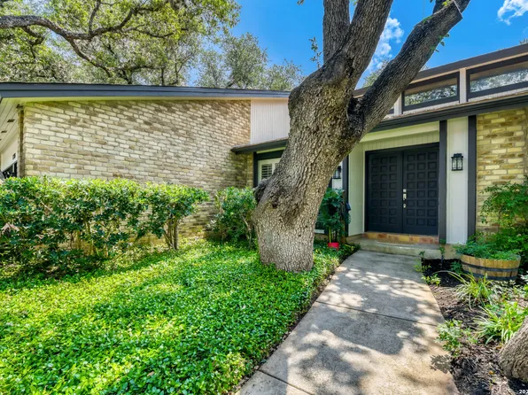 13914 Sugarberry Woods Street, San Antonio, TX 78249