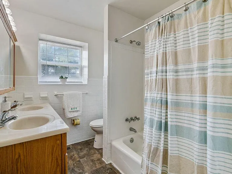 Roberts Mill Apartments and Townhomes — Photo 11
