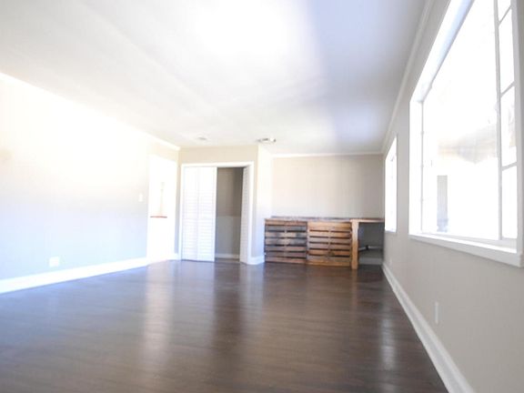 4th image of 3406 Rosewood Dr