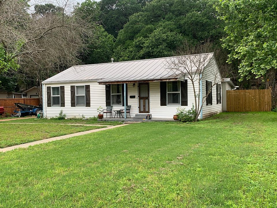 1st image of 410 Circle Ave