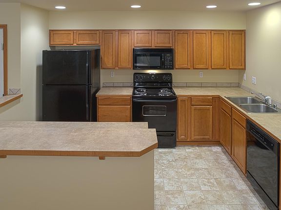 4th image of 7208 NE 182nd St #306