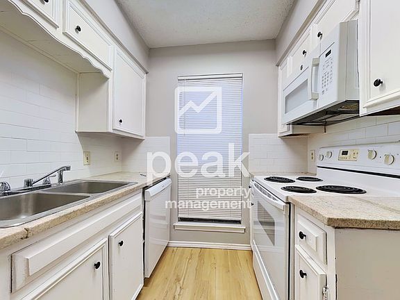 4th image of 2710 Saint George Pl