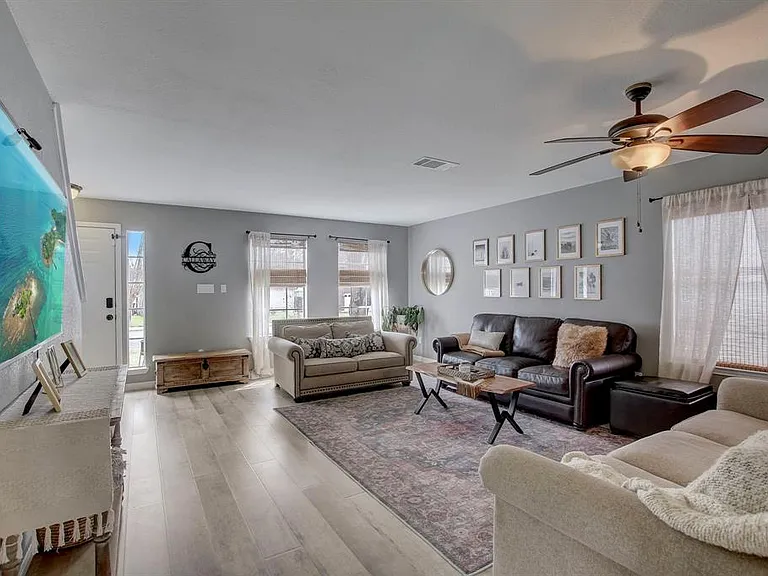 1417 Deer Ledge Trl — Photo 3