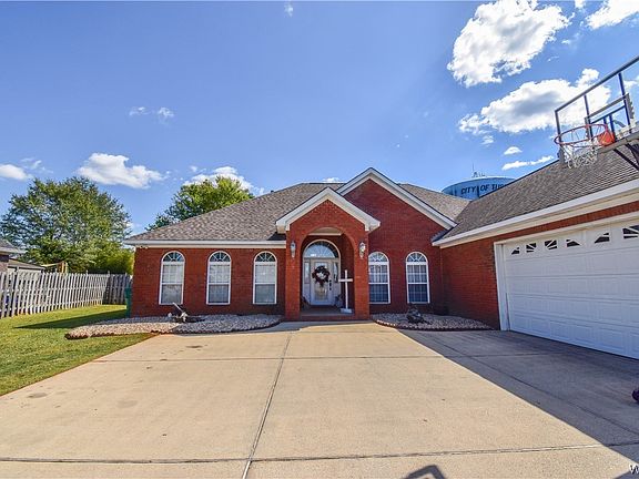 2nd image of 8847 Rolling Hills Dr