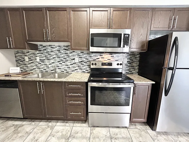 7 Rittenhouse Rd #404 — Photo 7
