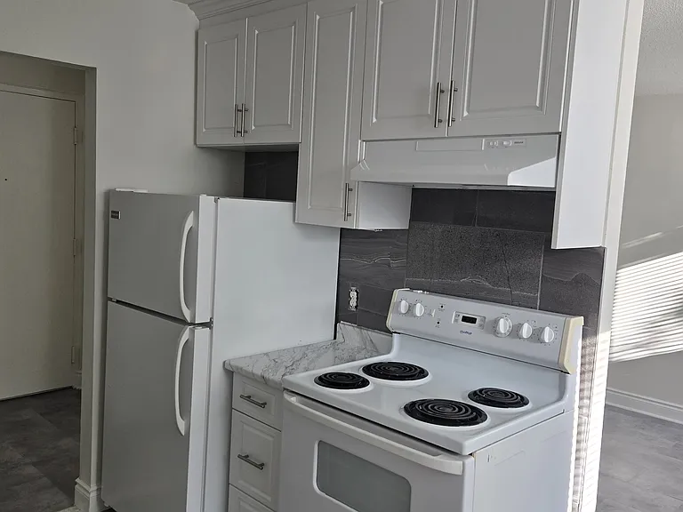 408 Bloor St E #204 — Photo 5