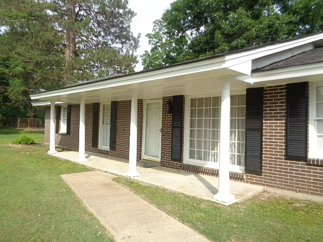 3 bed, 1449 sqft, $1,295 — Photo 2