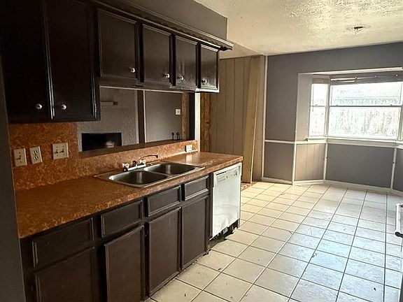4th image of 4207 Comanche St