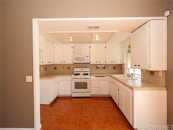 4th image of 43825 San Francisco Ave