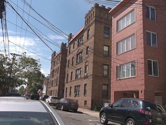 3rd image of 150 37th St #Cc4