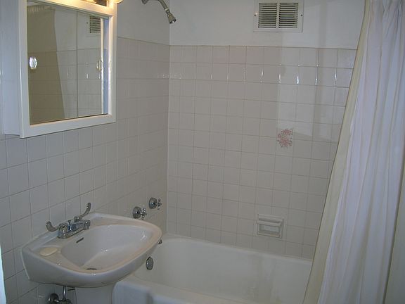4th image of 4970 N Marine Dr APT 422