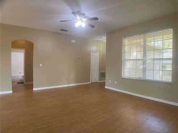 3rd image of 2667 Amsler St