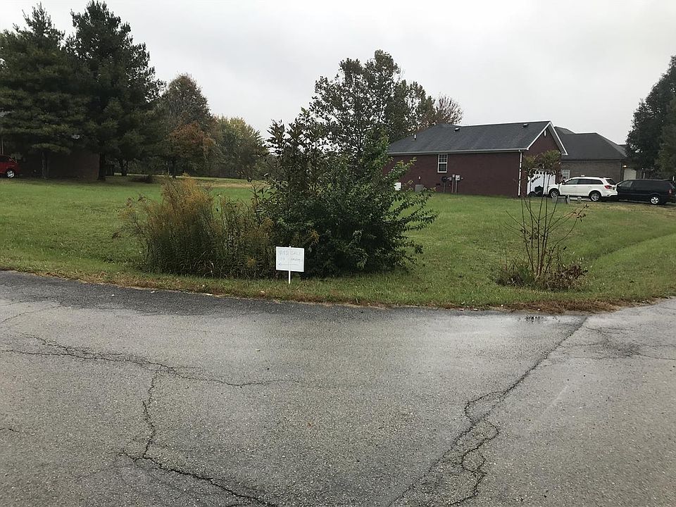 2nd image of 101 Fairway Hl