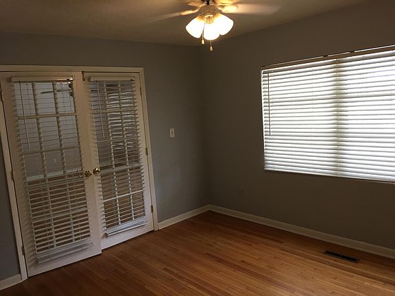 Dinning room/ 4th bedroom