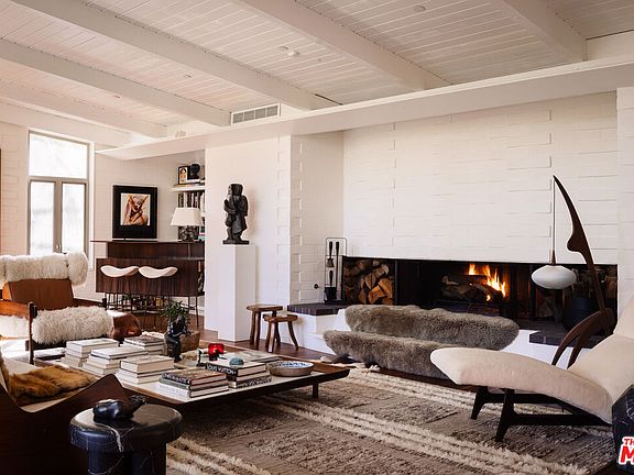 4th image of 2179 Mandeville Canyon Rd