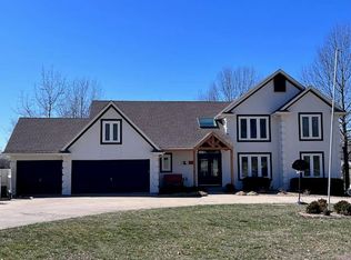 9606 S Timber Meadows Dr, Lees Summit, MO 64086