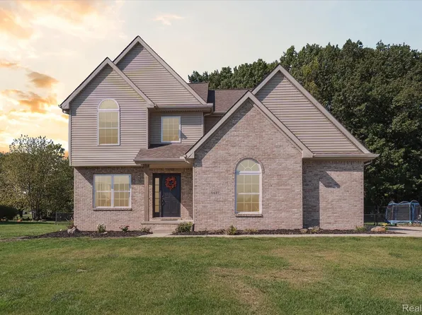 5437 Mustang Dr, Newport, MI 48166