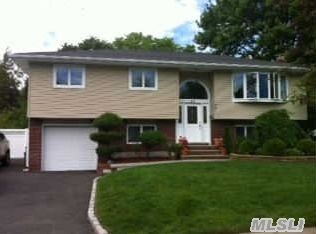 26 Raybor Rd, Commack, NY 11725