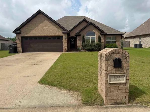 823 Gloucester Dr, Jonesboro, AR 72401