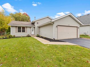 6370 Wicklow Close, Rockford, IL 61107