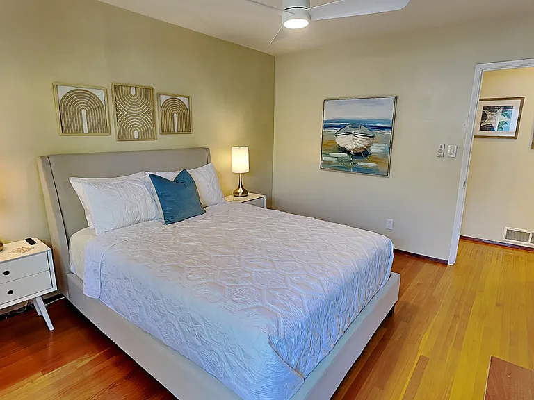 3712 Riviera Dr — Photo 20