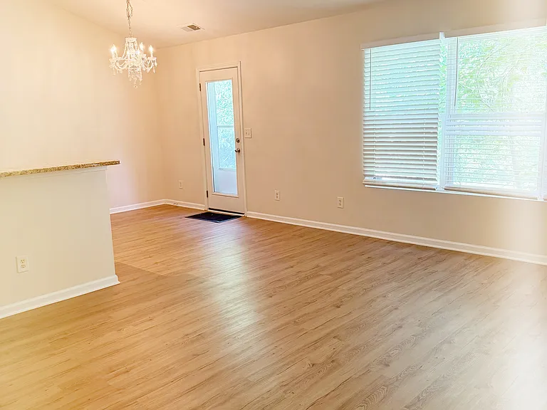11714 Oak St — Photo 4
