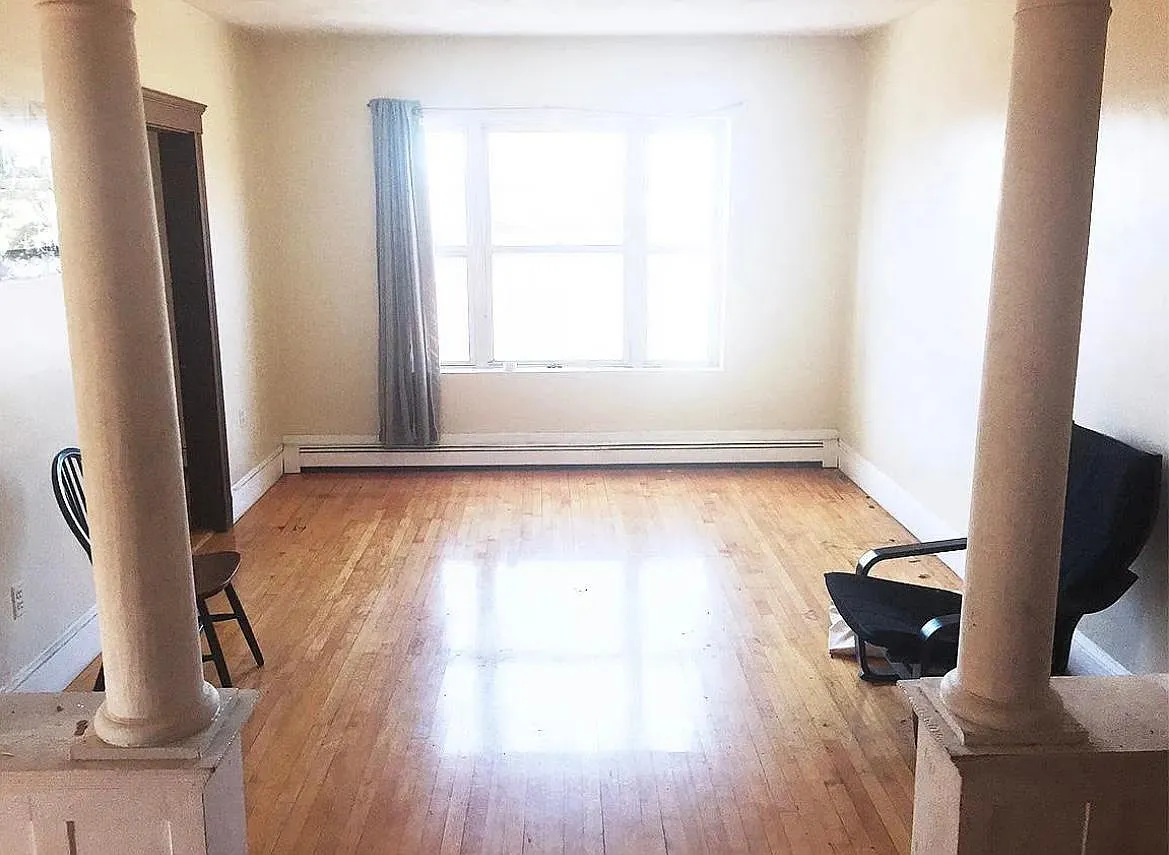 3 bed, $2,900 — Photo 2