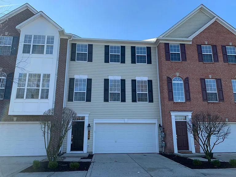 5565 Trammel Ct — Photo 1