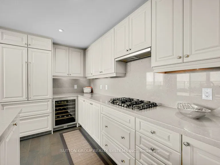 3500 Lakeshore Rd W #B814 — Photo 9