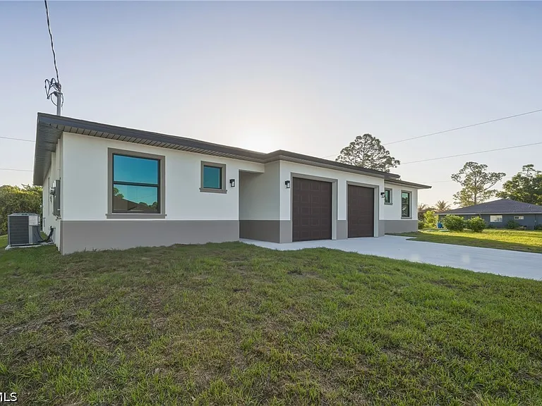 2411 Lola Ave S — Photo 1