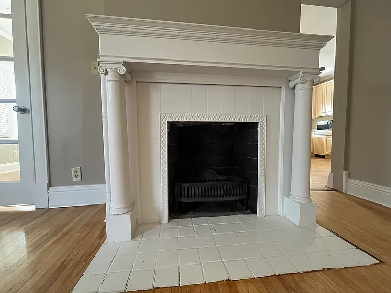 1112 E Walnut St #2 — Photo 13