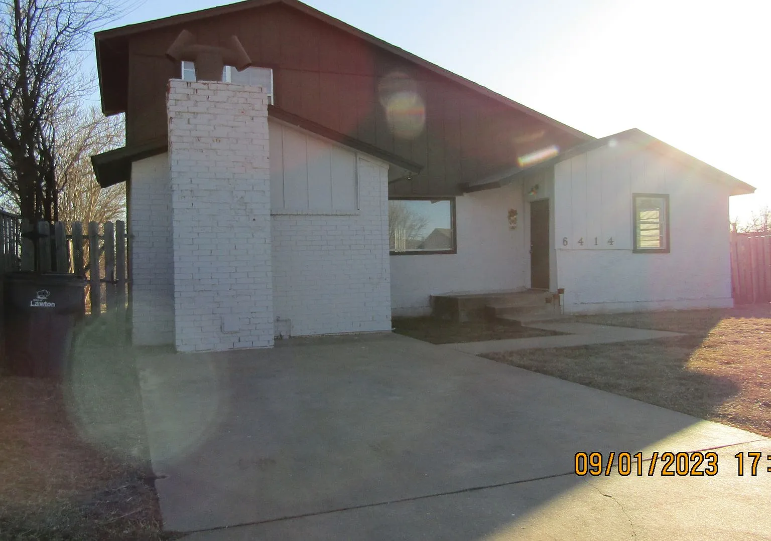 Two Story Home! Dog Friendly! — Photo 1