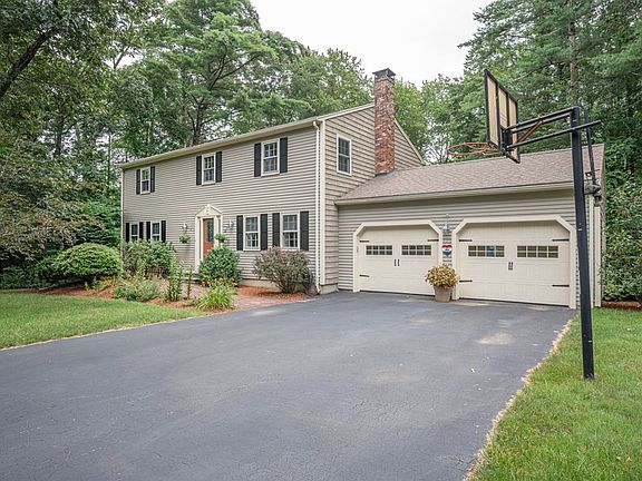 5th image of 32 Heritage Hill Dr