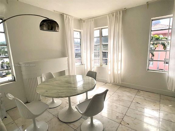 3rd image of 801 8th St #206