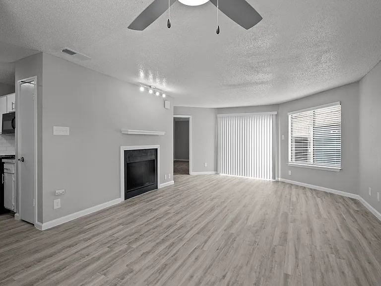 The Azul Apartments — Photo 29