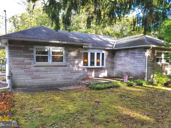 10 Oak Ave, Browns Mills, NJ 08015