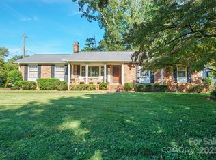 5748 Farmbrook Dr, Charlotte, NC 28210