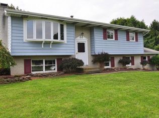 465 Blue Ridge Dr, Nazareth, PA 18064