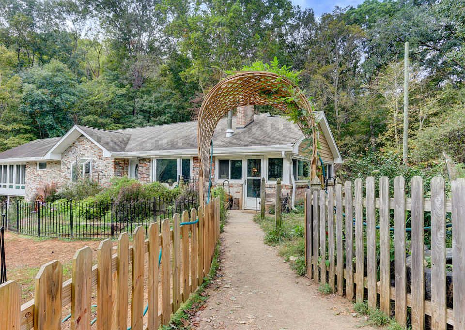 1st image of 6411 Burnett Creek Rd
