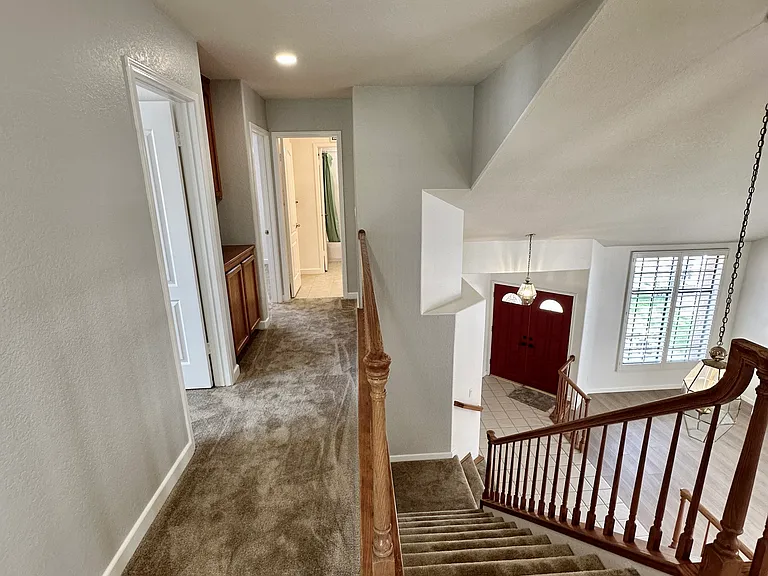 1043 Cordova Dr — Photo 30