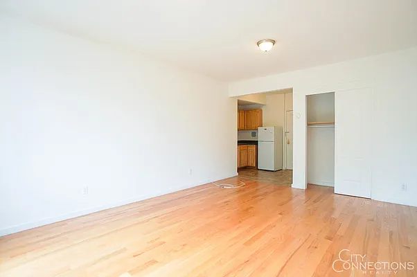 Rented by City Connections Realty | media 7