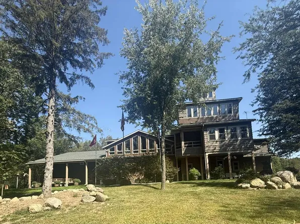 781 Hopkins Rd, Lyons, MI 48851