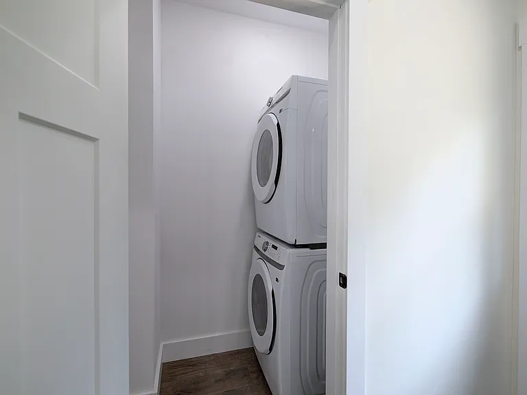 124 Robinhood Dr SE #A — Photo 2
