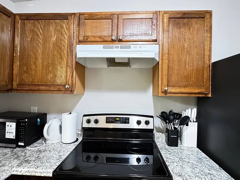1049 Martin Luther King Jr Dr NW #C — Photo 10