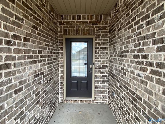 5th image of 131 Shrewsberry Dr