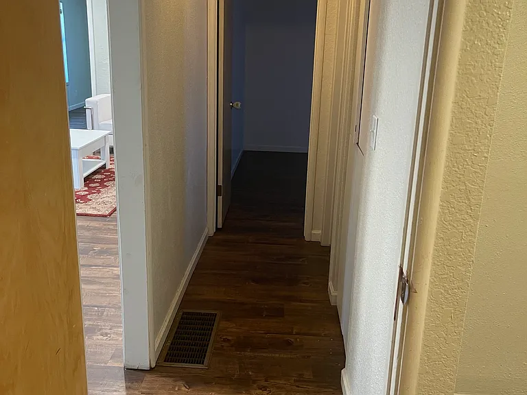 2308 N Berkeley Ave #B — Photo 5