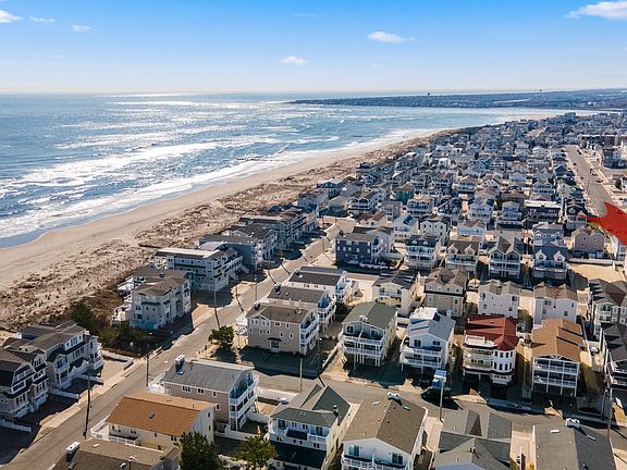 5th image of 26 77th St W #Sea